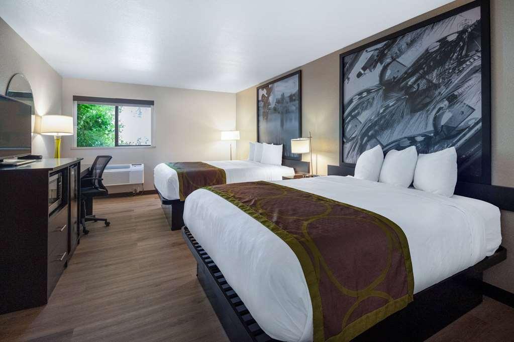 Hotel Super 8 By Wyndham St. Regis Zimmer foto