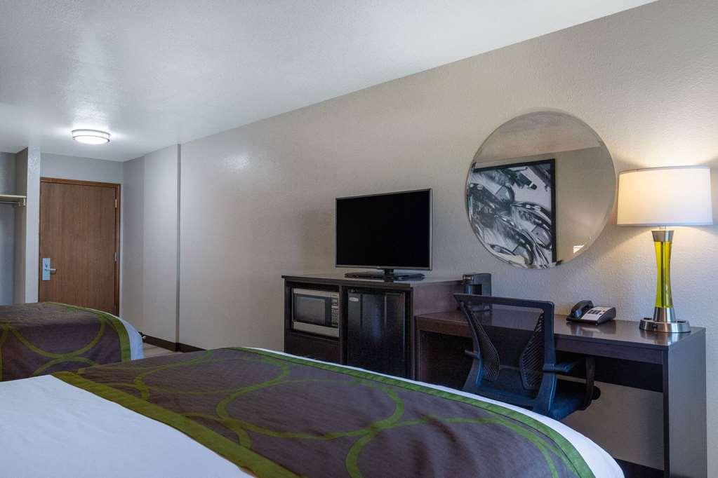 Hotel Super 8 By Wyndham St. Regis Zimmer foto