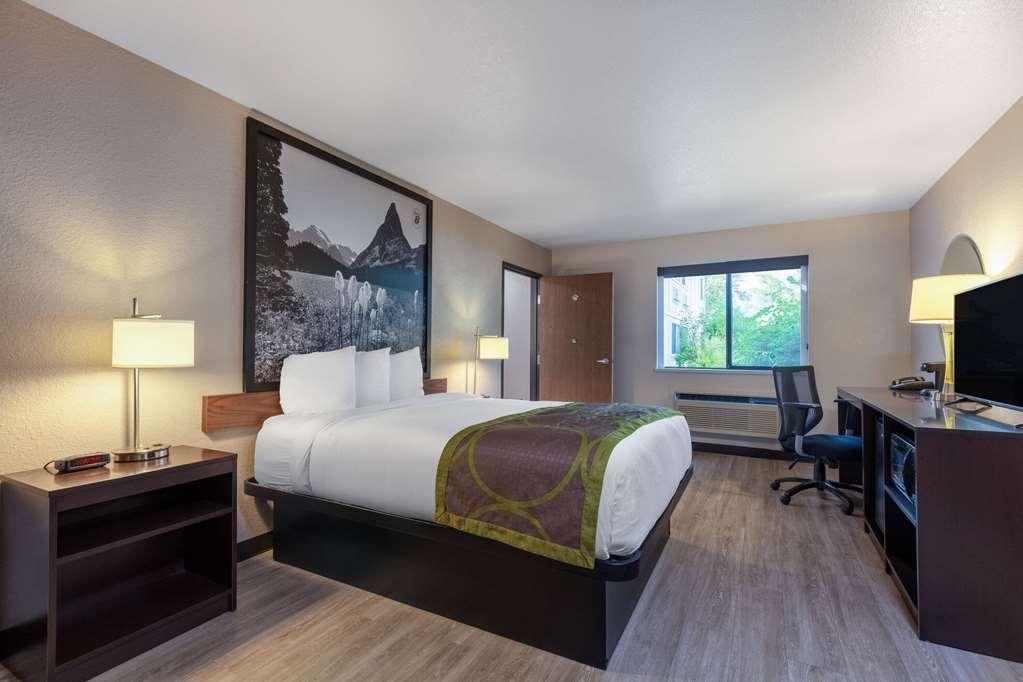 Hotel Super 8 By Wyndham St. Regis Zimmer foto