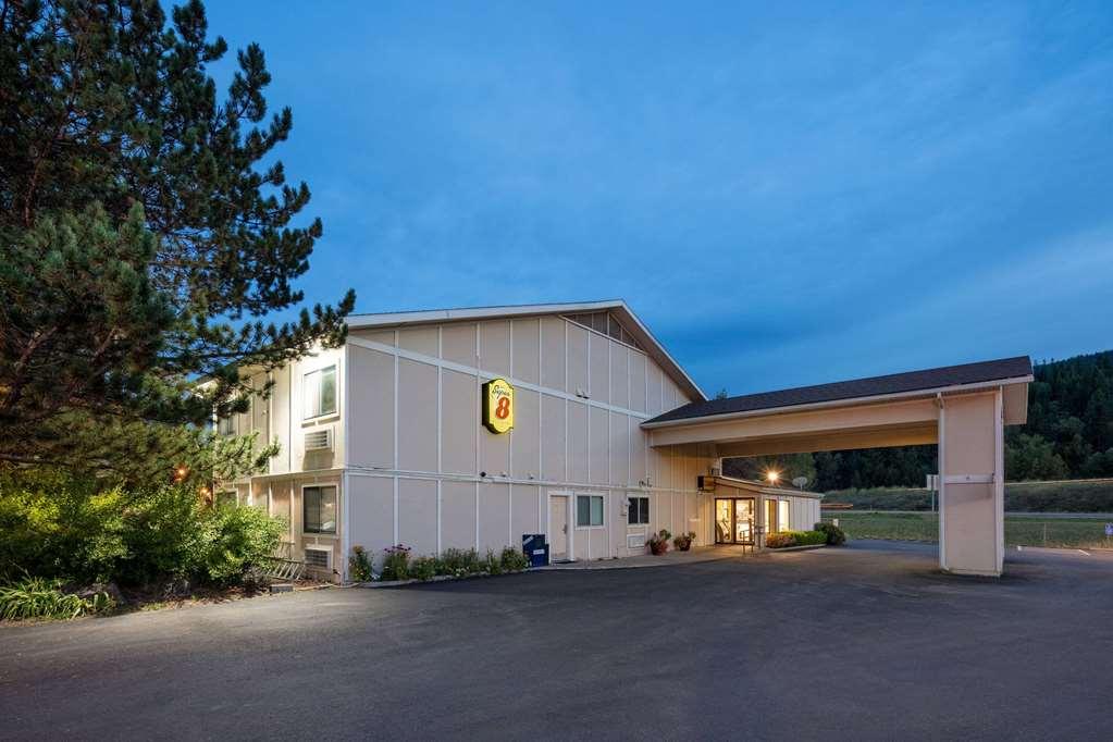 Hotel Super 8 By Wyndham St. Regis Exterior foto